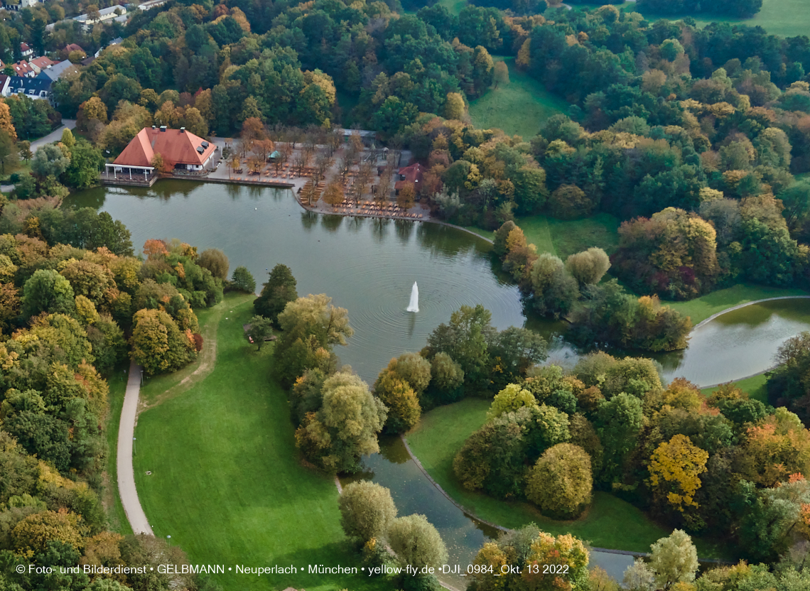 13.10.2022 - Der Ostpark mit See und Biergarten in Neuperlach 13.10.2022 - Der Ostpark mit See und Biergarten in Neuperlach